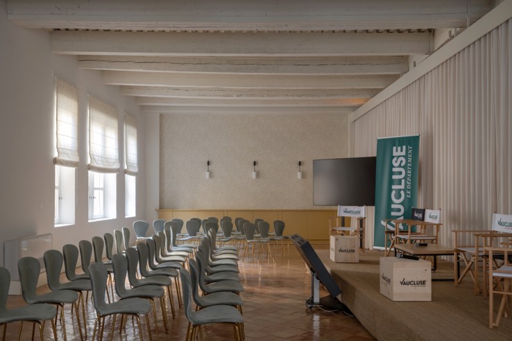 salle-conferences-hotel-sade Salle de conférences rénovée de l’Hôtel de Sade à Avignon